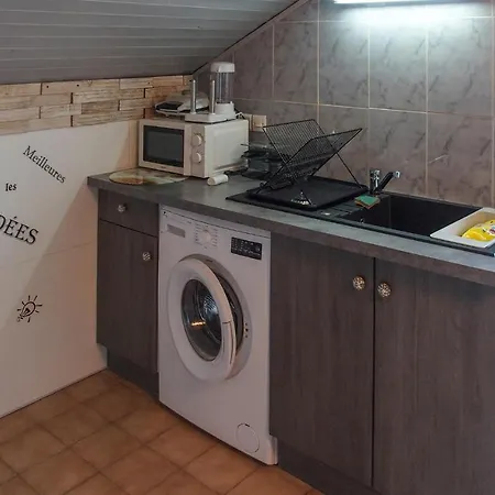 1 Bedroom Stunning In Apartment *