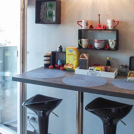 1 Bedroom Stunning In Διαμέρισμα Excenevex